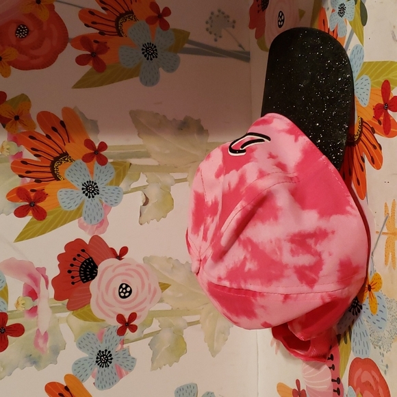 DANCE pink hat - Picture 2 of 5